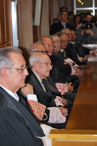Los académicos Checa y Ortega reciben la Cruz de San Raimundo (2)